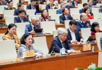 CÔNG BỐ HAI LUẬT (SỬA ĐỔI) MỚI ĐƯỢC THÔNG QUA 