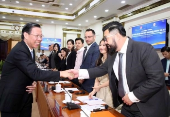 LÃNH ĐẠO THÀNH PHỐ HỒ CHÍ MINH GẶP GỠ NHÀ ĐẦU TƯ SINGAPORE